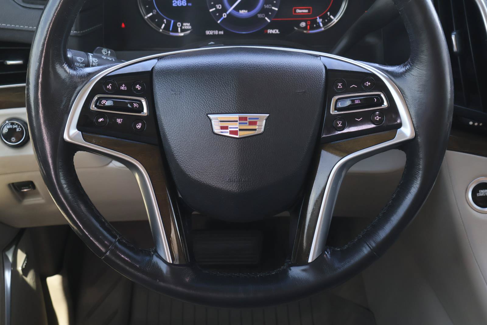 Used 2020 Cadillac Escalade ESV Premium Luxury RWD image 15
