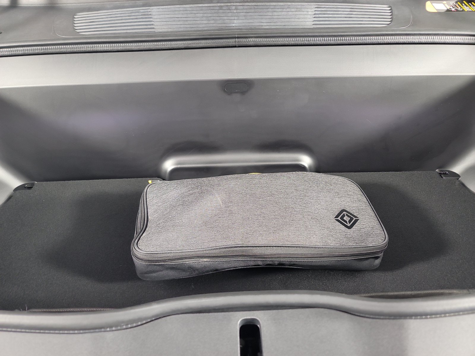Used 2024 Rivian R1S Adventure AWD/4WD image 14