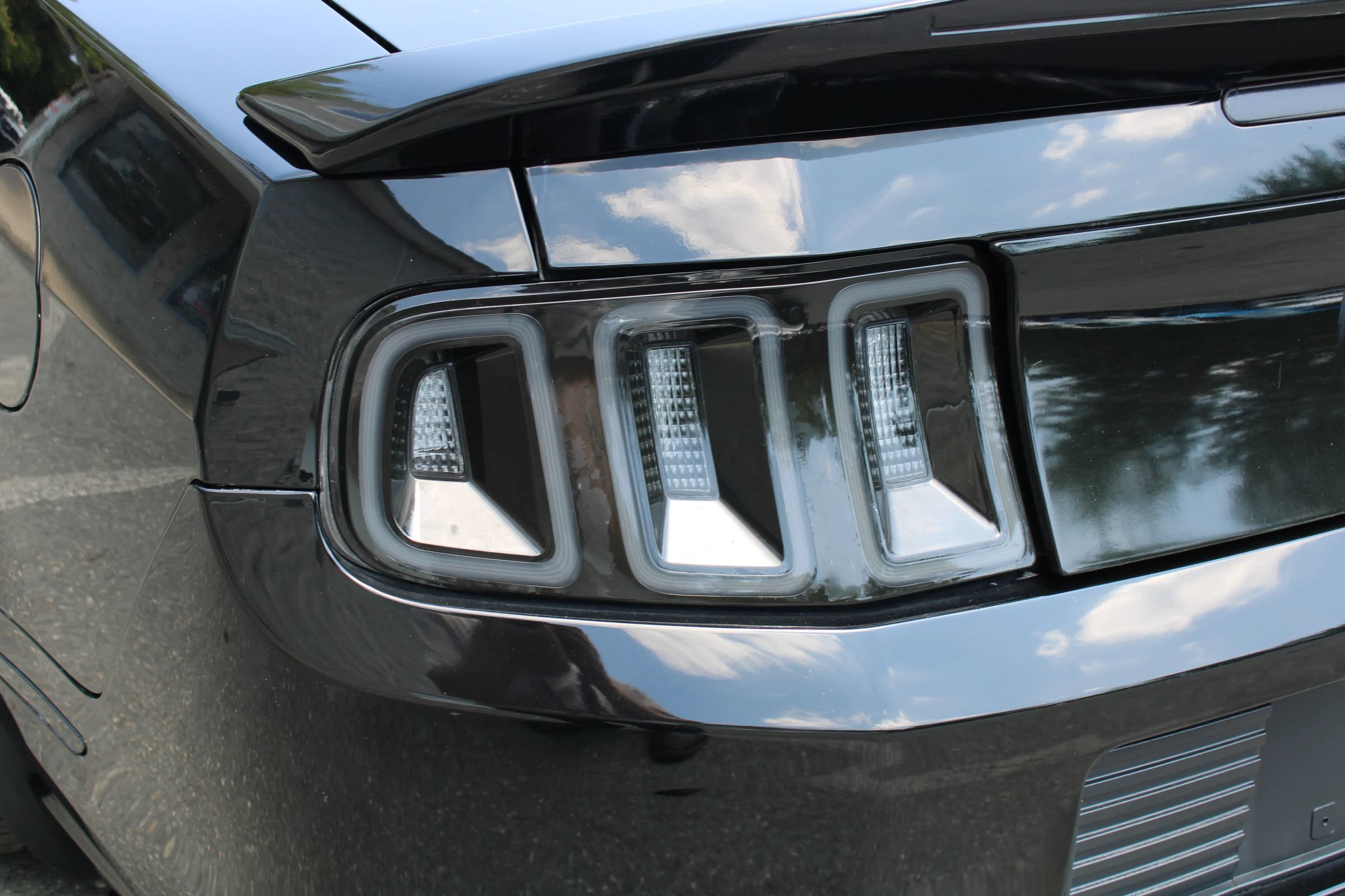 Used 2014 Ford Mustang GT w/ Equipment Group 301A RWD image 23