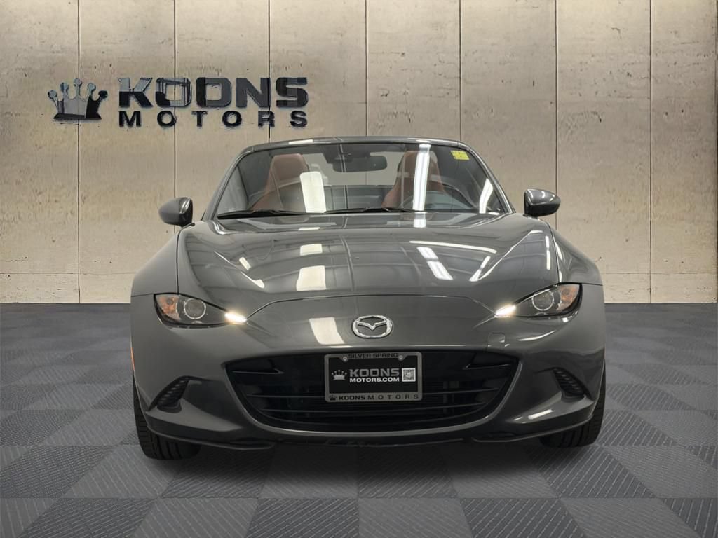 Used 2022 MAZDA MX-5 Miata RF Grand Touring w/ Weather Package RWD video 3