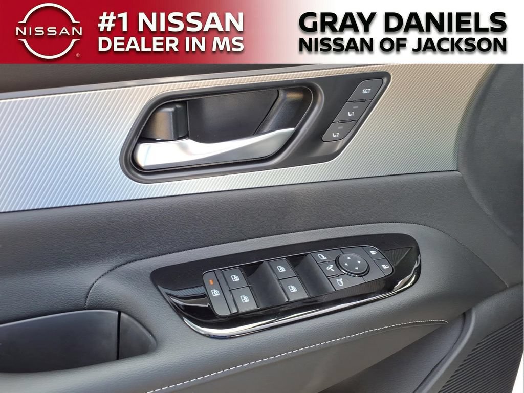 New 2026 Nissan Murano Platinum w/ Cargo Package AWD/4WD image 12