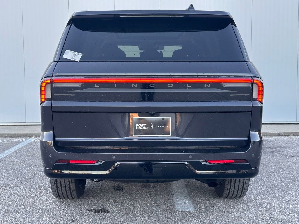 New 2025 Lincoln Navigator Reserve image 4