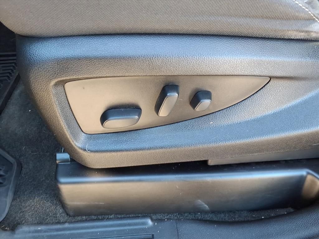 Used 2018 Chevrolet Silverado 1500 LT w/ All Star Edition image 27