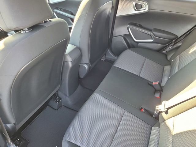 Used 2025 Kia Soul LX image 9