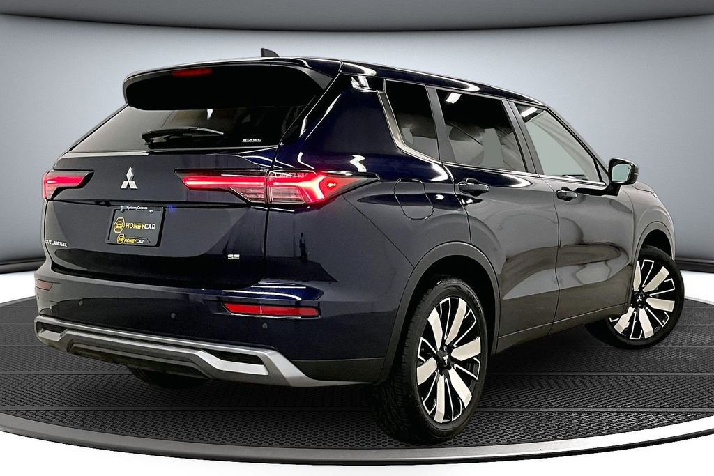 Used 2025 Mitsubishi Outlander SE AWD/4WD image 6