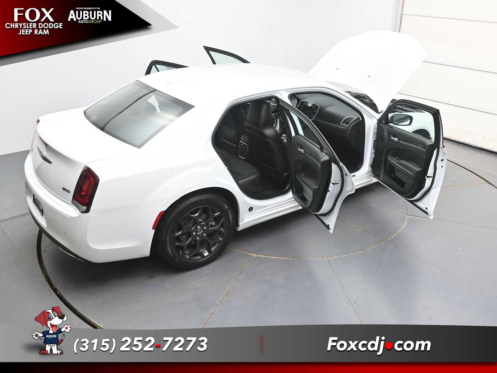 Used 2023 Chrysler 300 Touring L w/ Comfort Group image 38