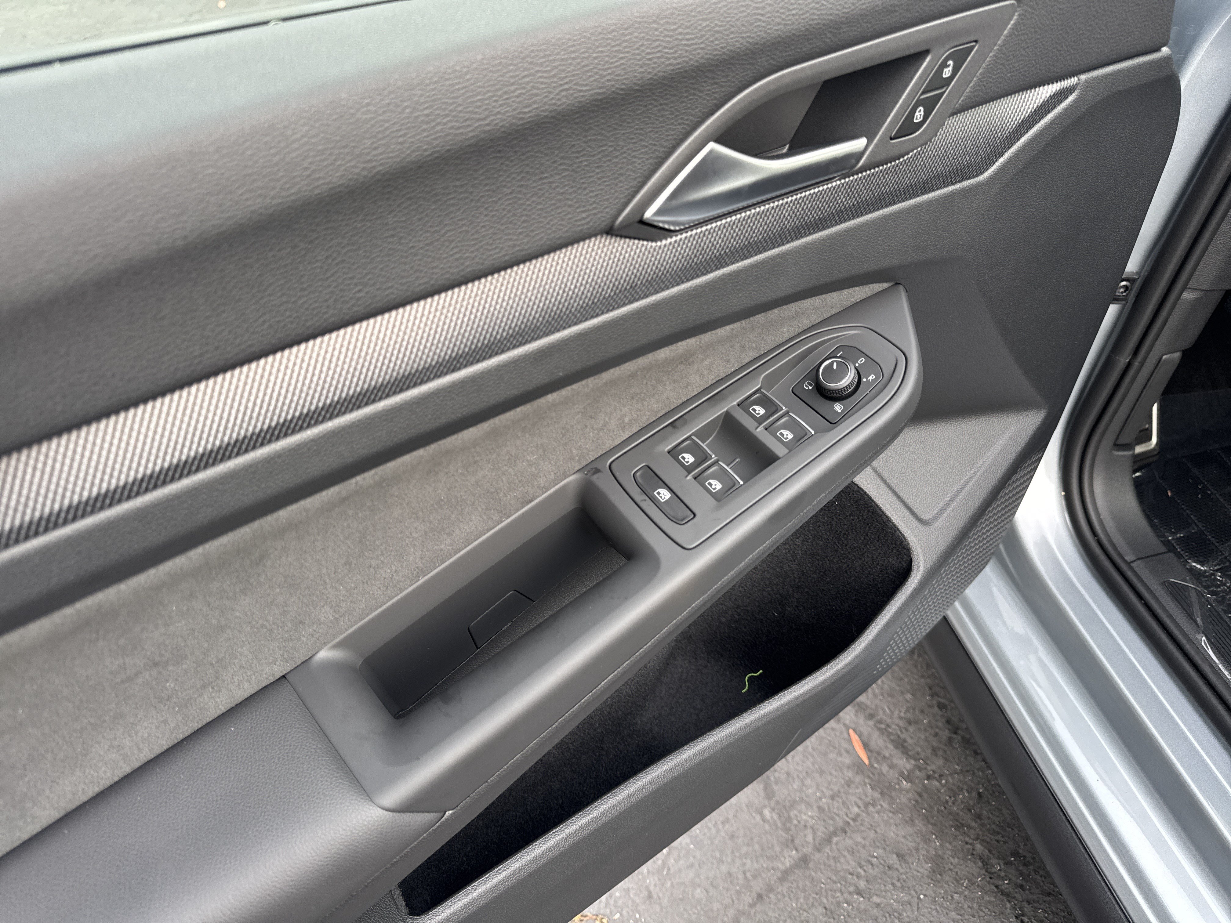 New 2026 Volkswagen Golf SE FWD image 13