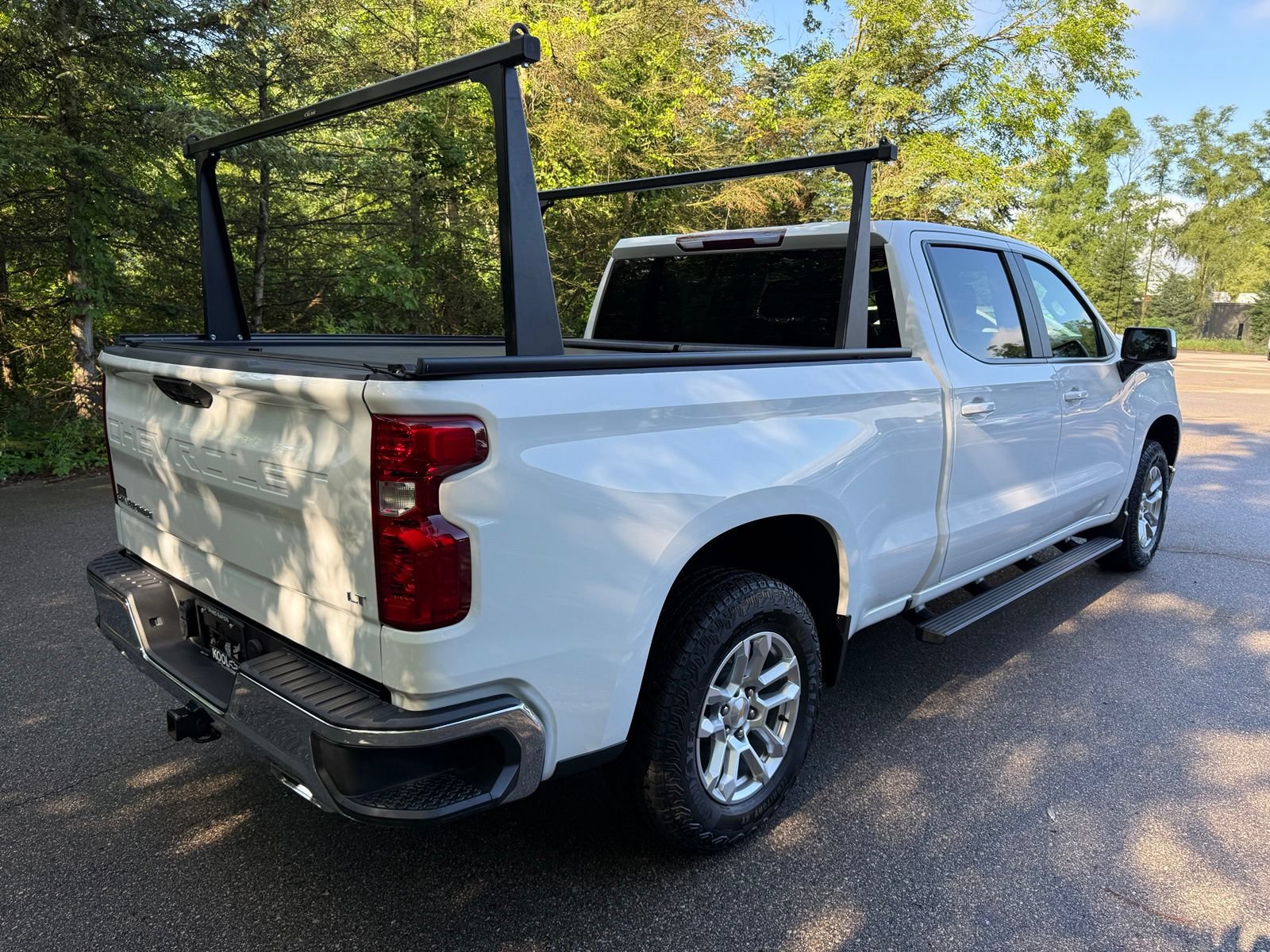 Used 2025 Chevrolet Silverado 1500 LT AWD/4WD image 2