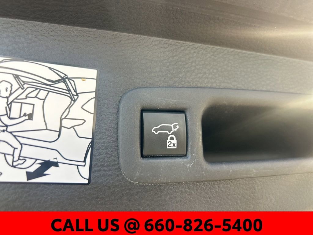 Used 2022 Toyota Sienna Limited image 14