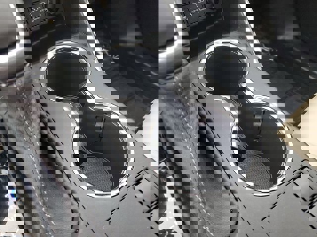 Used 2023 Toyota Highlander XLE image 23