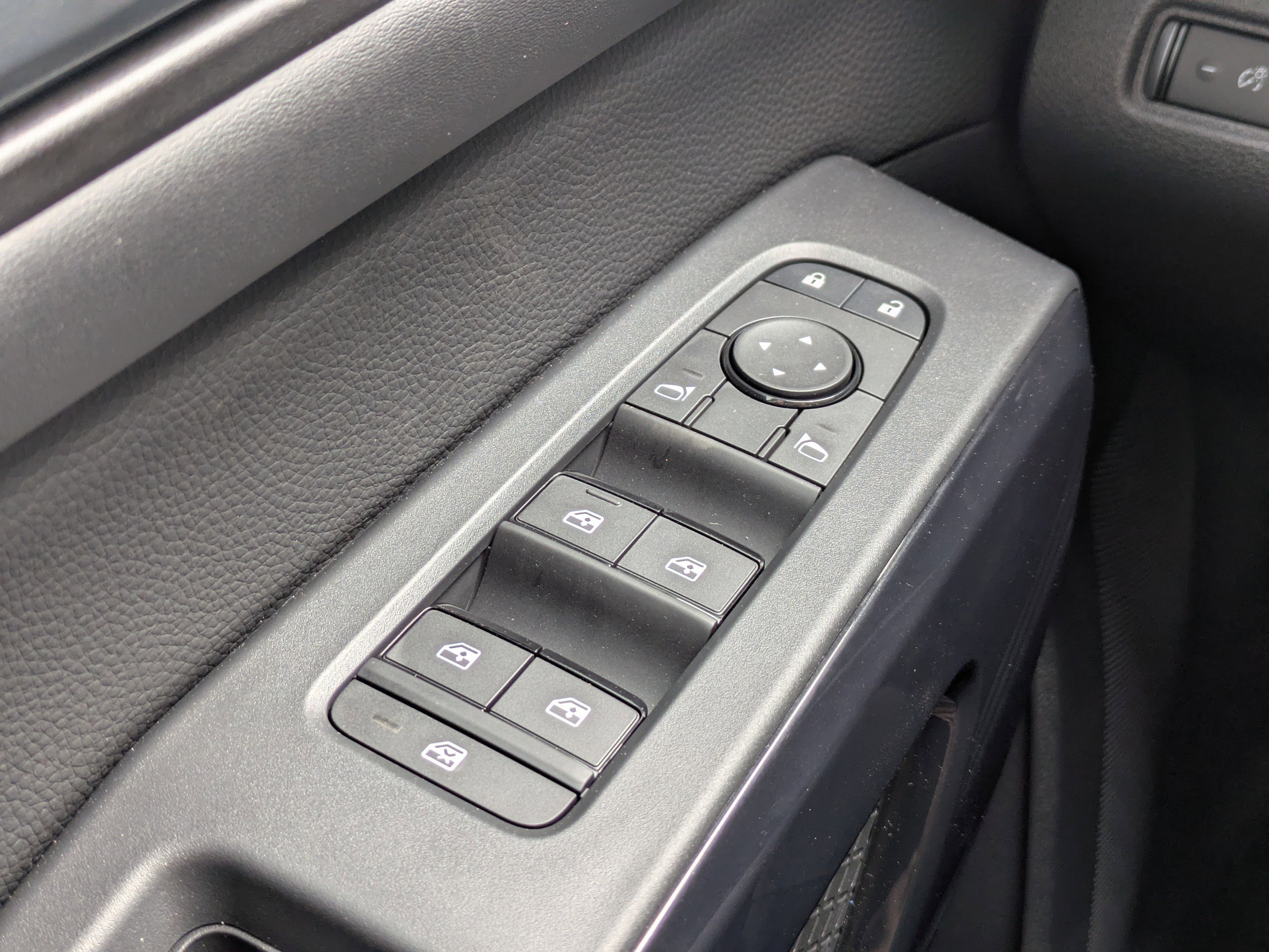 New 2026 Nissan Pathfinder SV FWD image 27