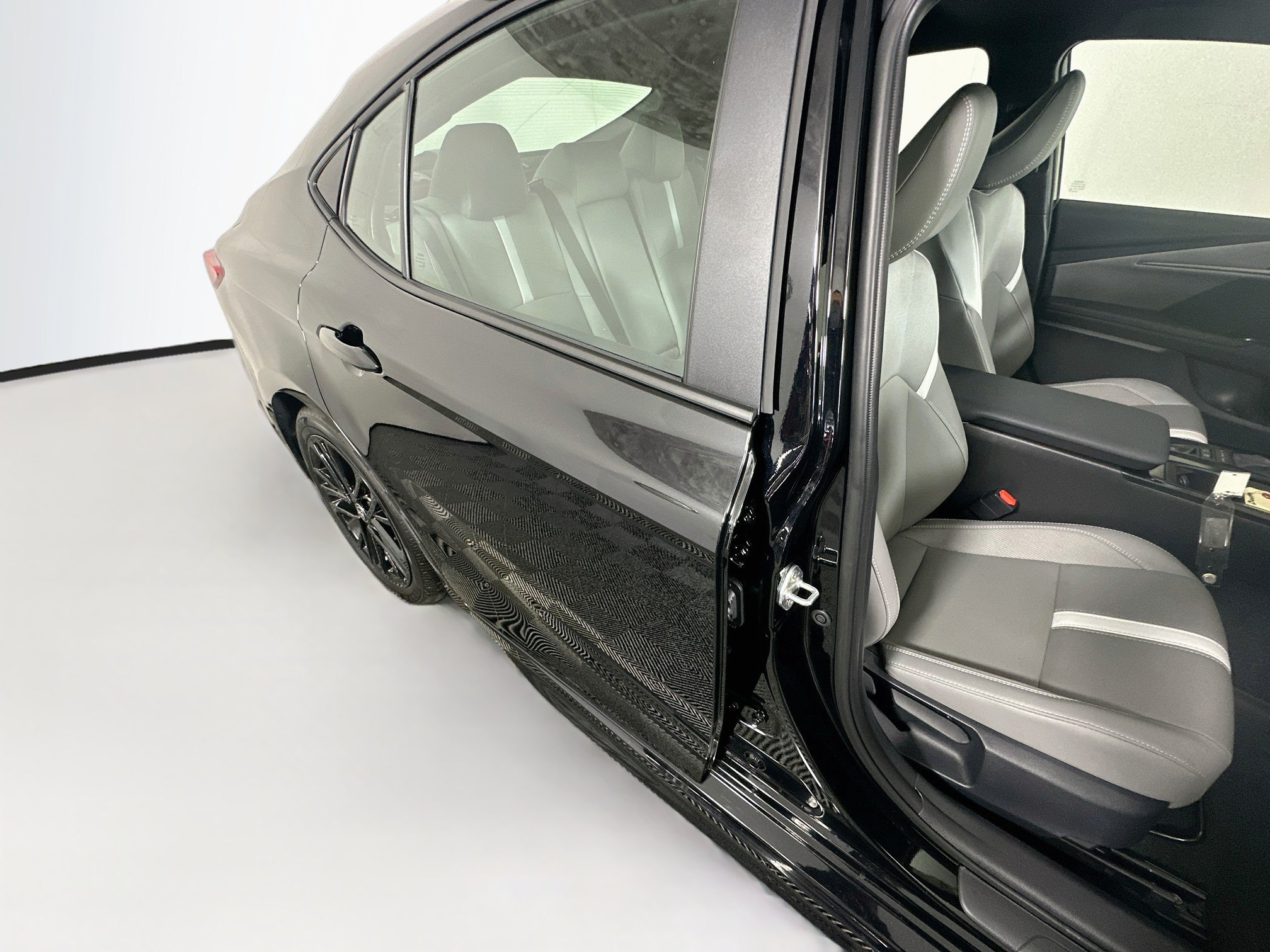 Certified 2026 Toyota Camry SE FWD image 28