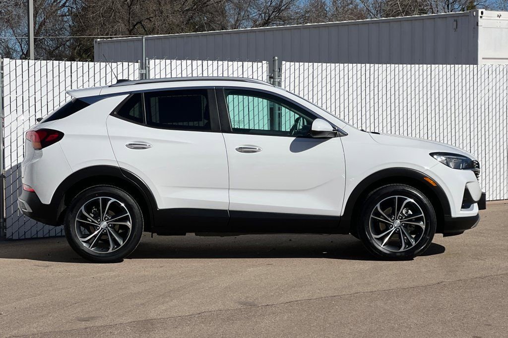 Used 2023 Buick Encore GX Select image 3