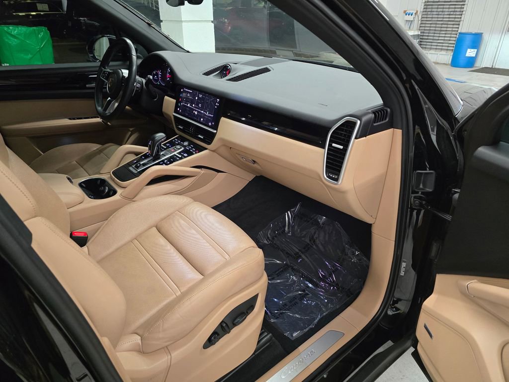 Used 2023 Porsche Cayenne image 31