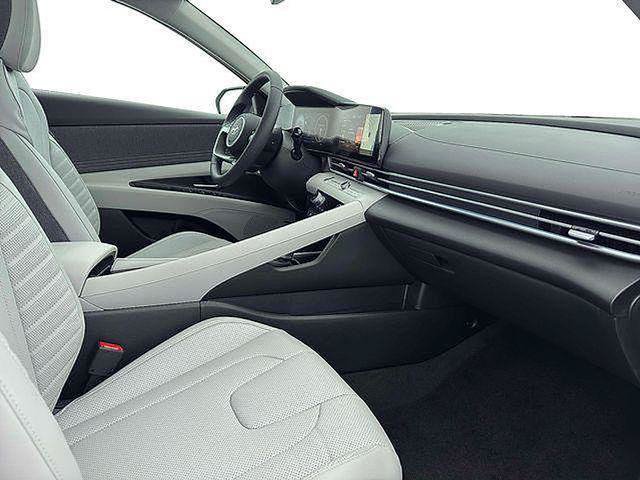New 2026 Hyundai Elantra Limited FWD image 17