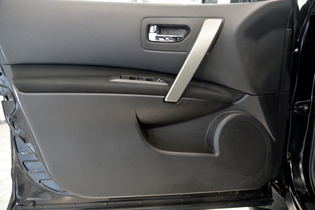 Used 2012 Nissan Rogue SV AWD/4WD image 14
