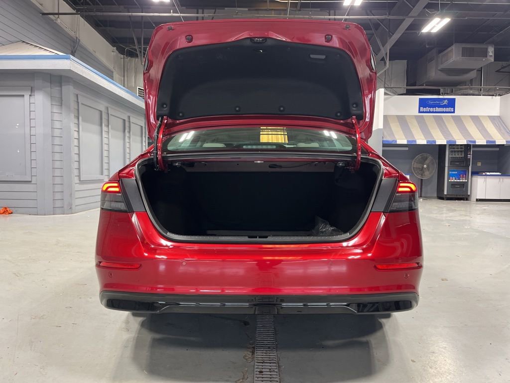 Used 2023 Honda Accord EX-L image 9