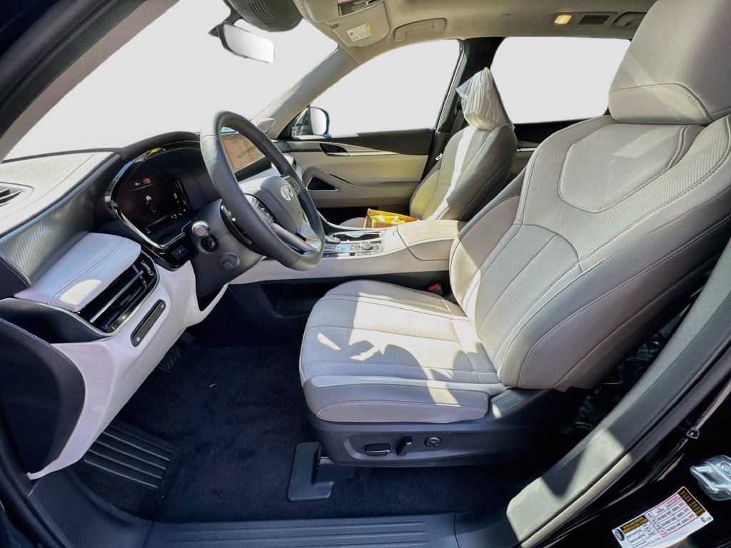 New 2027 INFINITI QX60 Luxe w/ Cargo Package FWD image 22