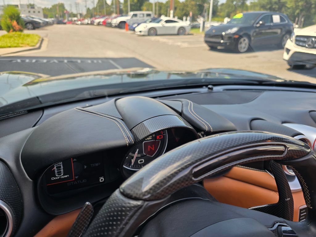Used 2015 Ferrari California T RWD image 33