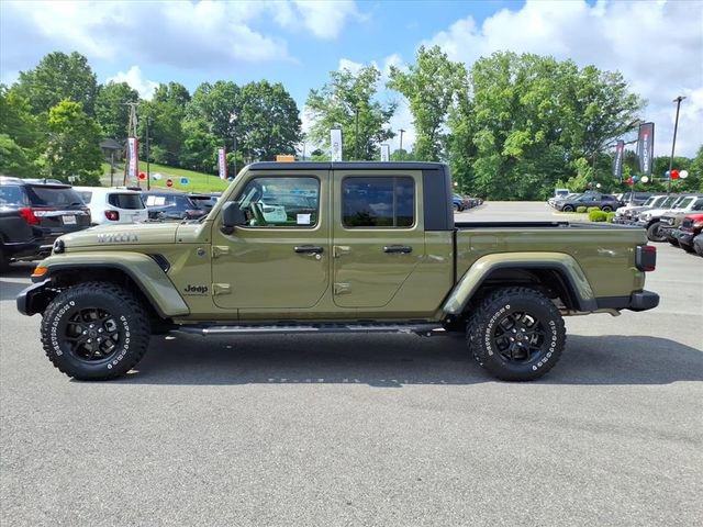 Used 2025 Jeep Gladiator Sport AWD/4WD image 7