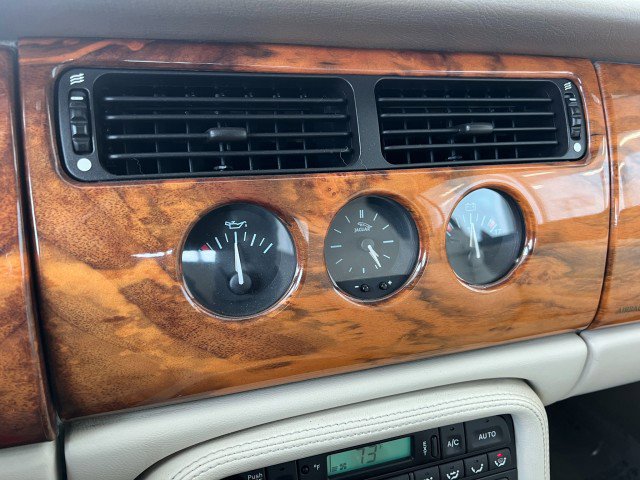 Used 1999 Jaguar XK8 Convertible image 18