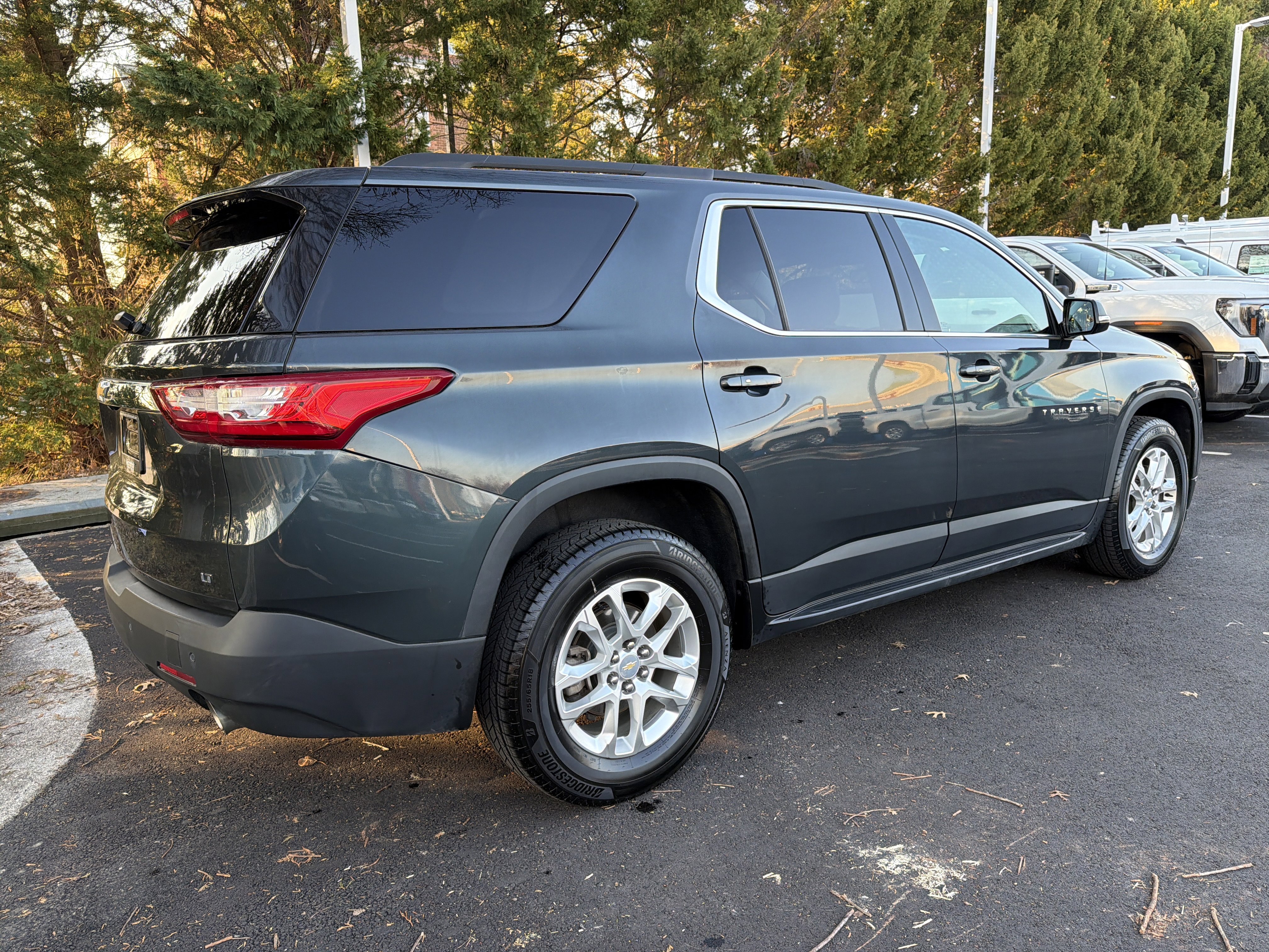 Used 2020 Chevrolet Traverse LT image 10