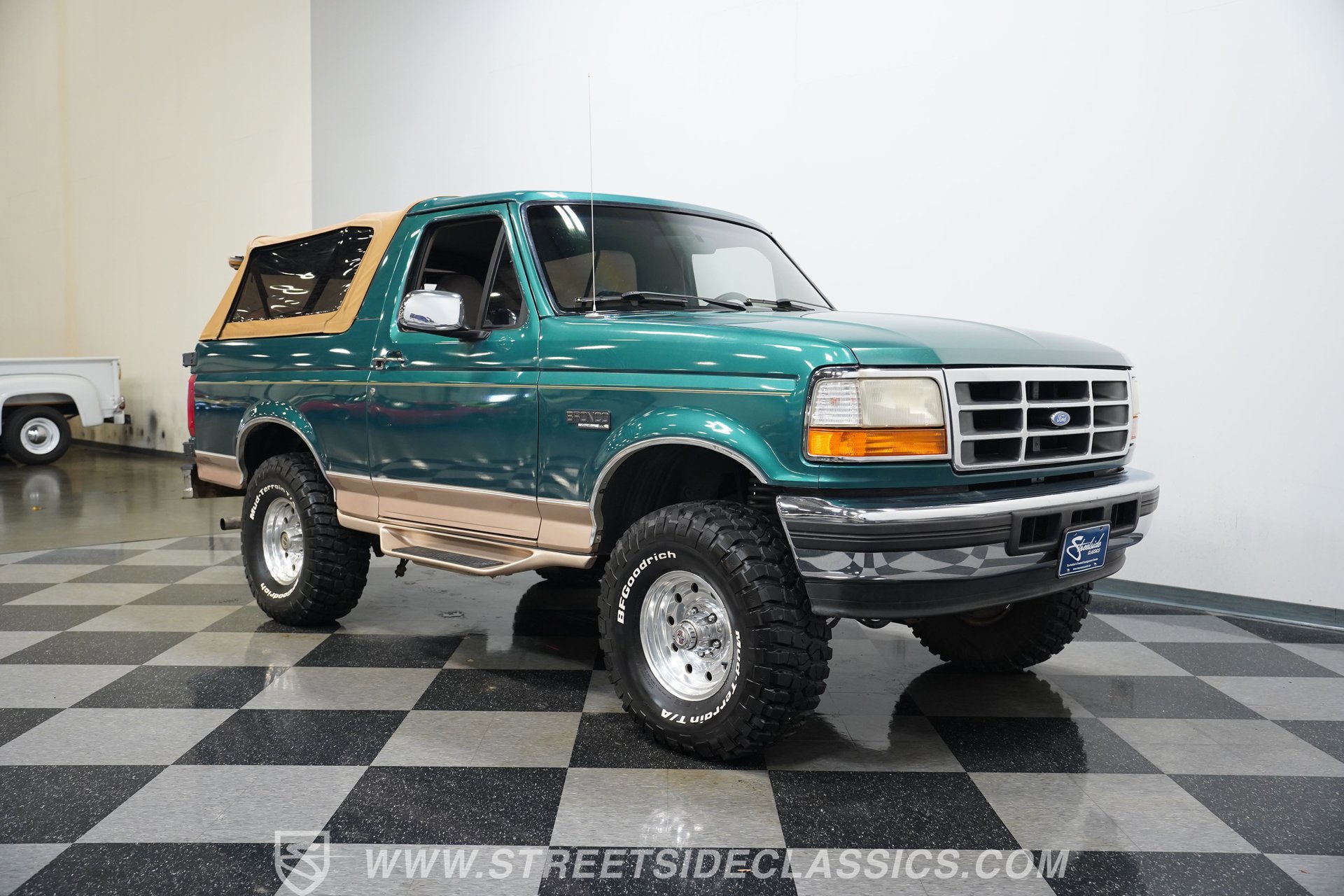 Used 1996 Ford Bronco Eddie Bauer image 16