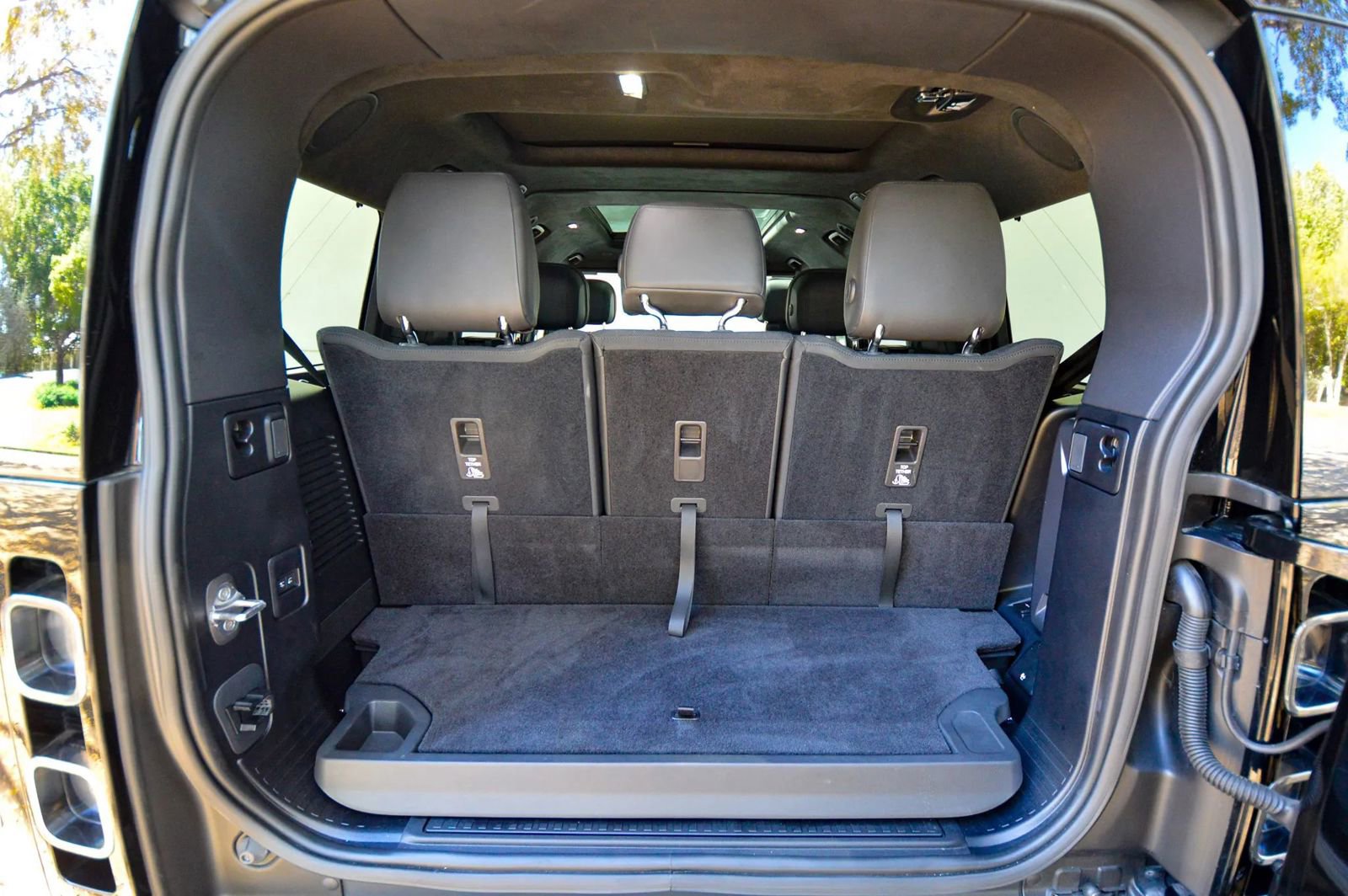 Used 2025 Land Rover Defender 130 V8 image 66