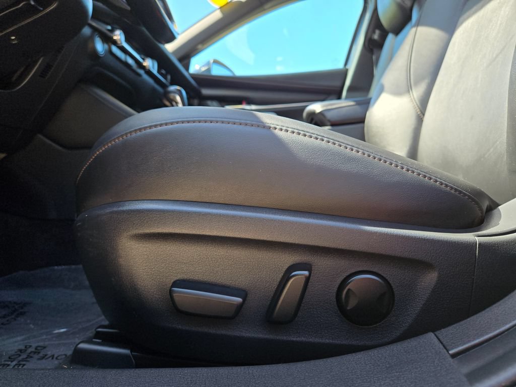 Used 2023 MAZDA MAZDA3 s FWD image 17