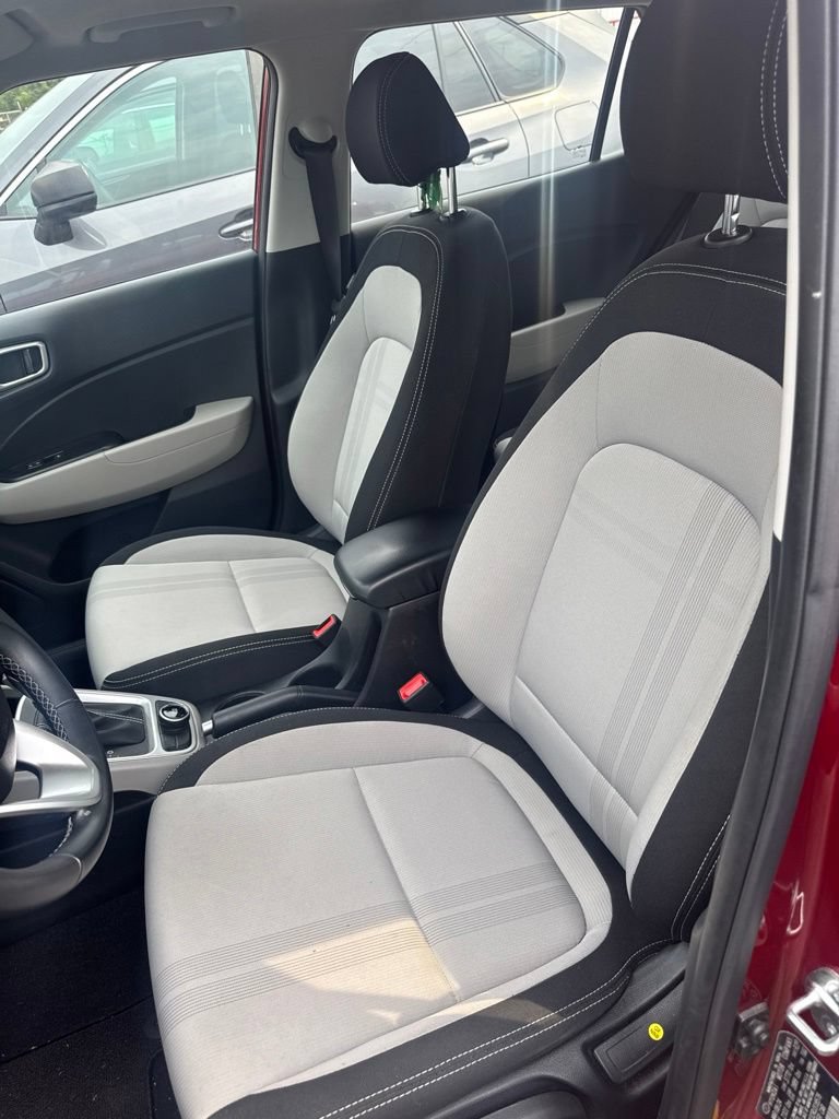 Certified 2024 Hyundai Venue SEL FWD image 10