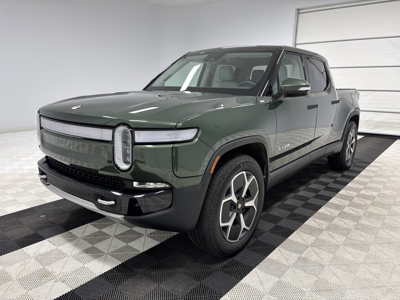 Used 2024 Rivian R1T Adventure