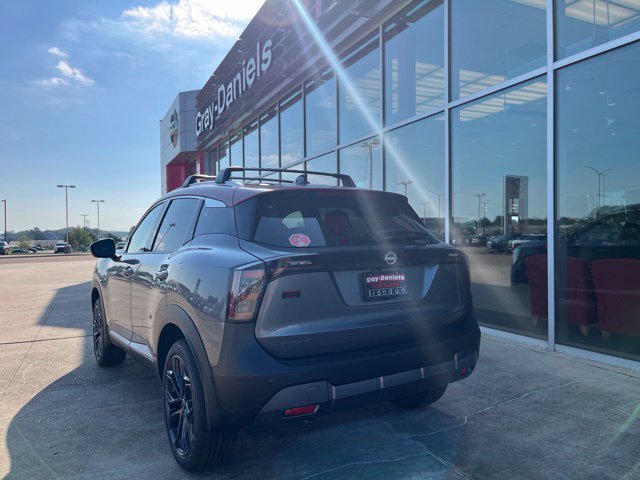 New 2027 Nissan Kicks SR FWD image 2