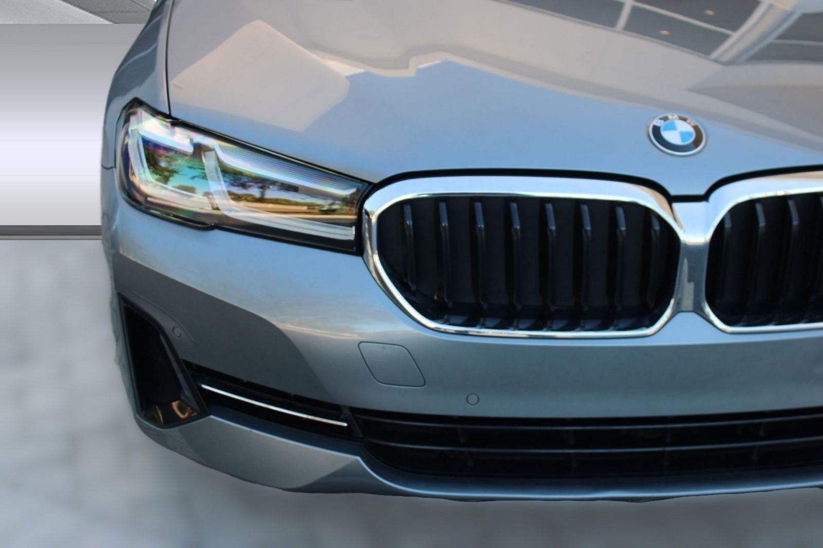 Used 2023 BMW 530i w/ Premium Package image 11