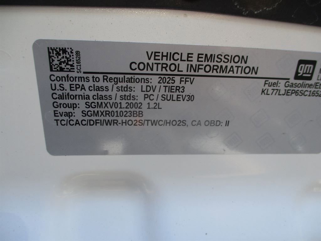 Used 2025 Chevrolet Trax RS w/ Driver Confidence Package image 21