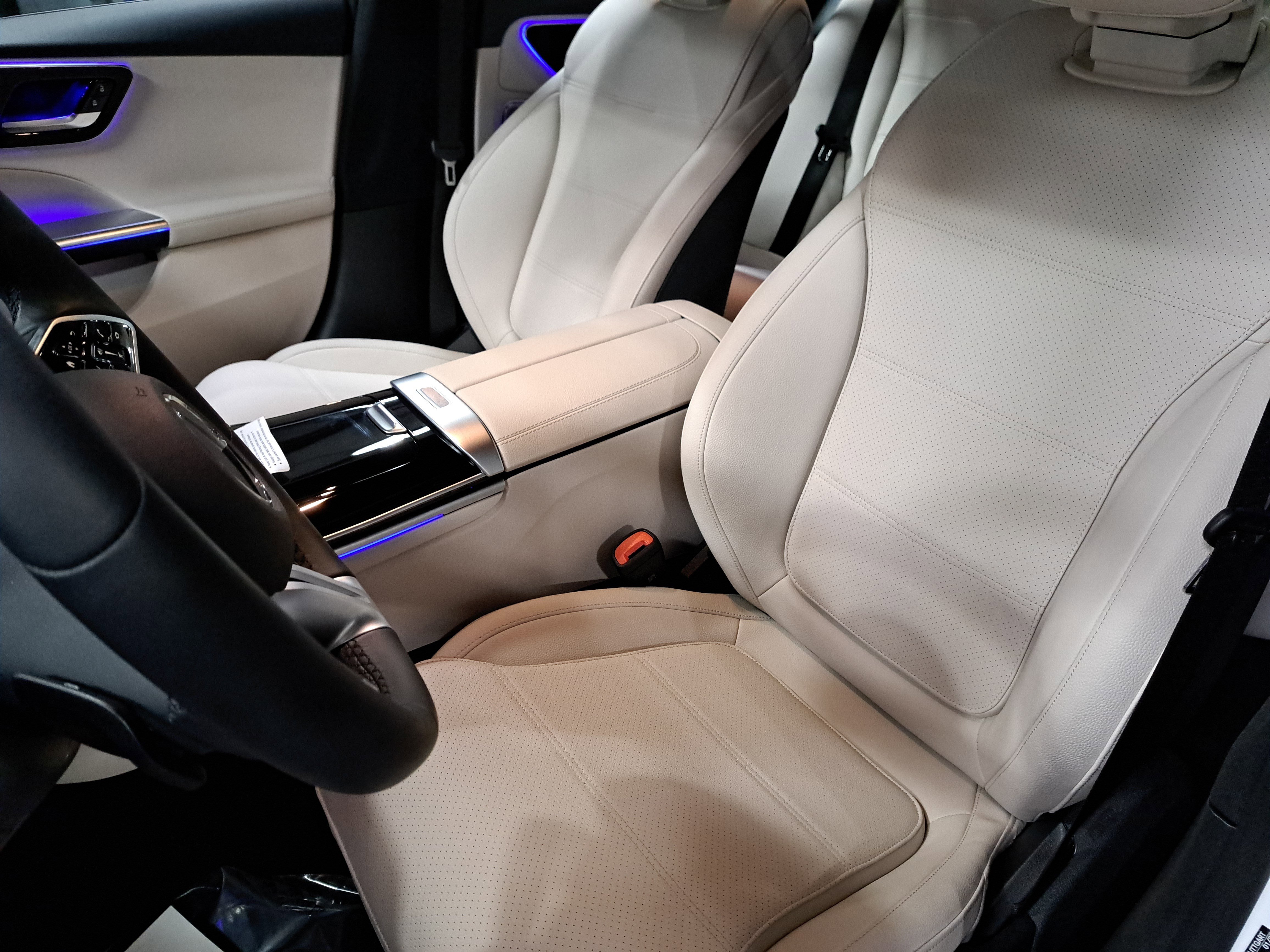 Certified 2025 Mercedes-Benz C 300 Sedan image 17