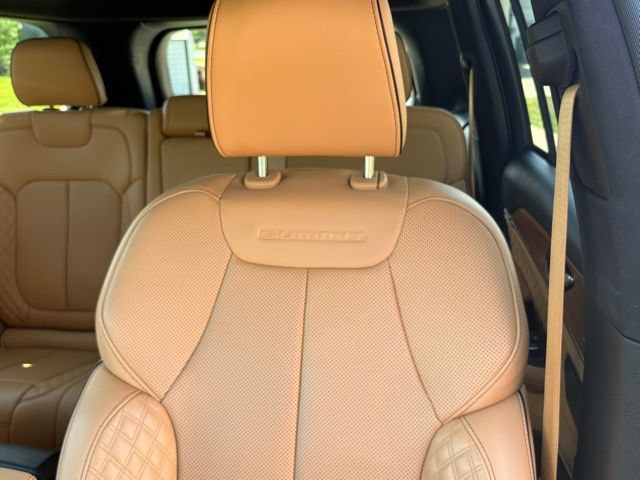 Used 2025 Jeep Grand Cherokee Summit AWD/4WD image 13