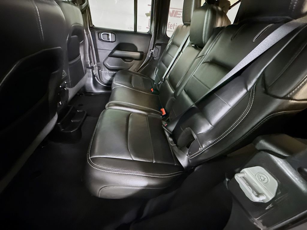 Used 2018 Jeep Wrangler Unlimited Sahara image 28