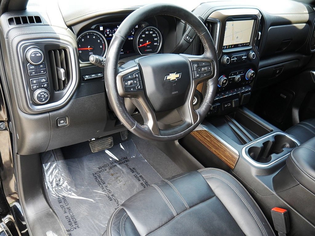 Used 2022 Chevrolet Silverado 1500 High Country w/ Technology Package AWD/4WD image 11