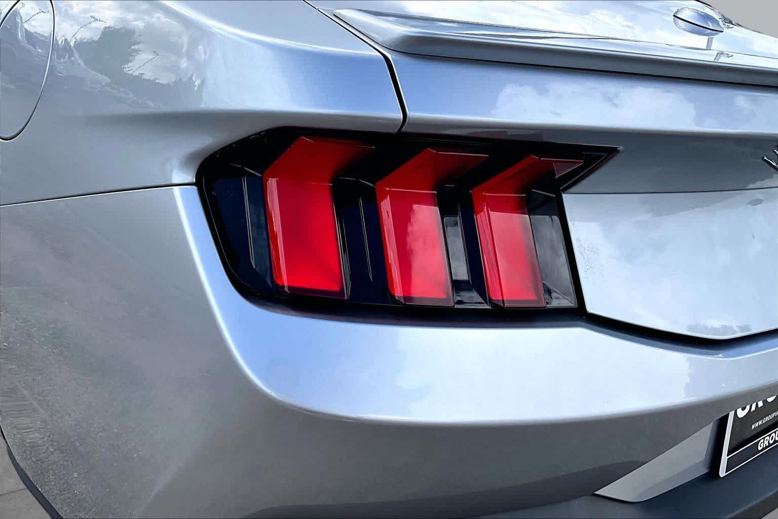 Used 2025 Ford Mustang Premium RWD image 25