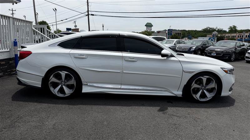 Used 2018 Honda Accord Touring image 6
