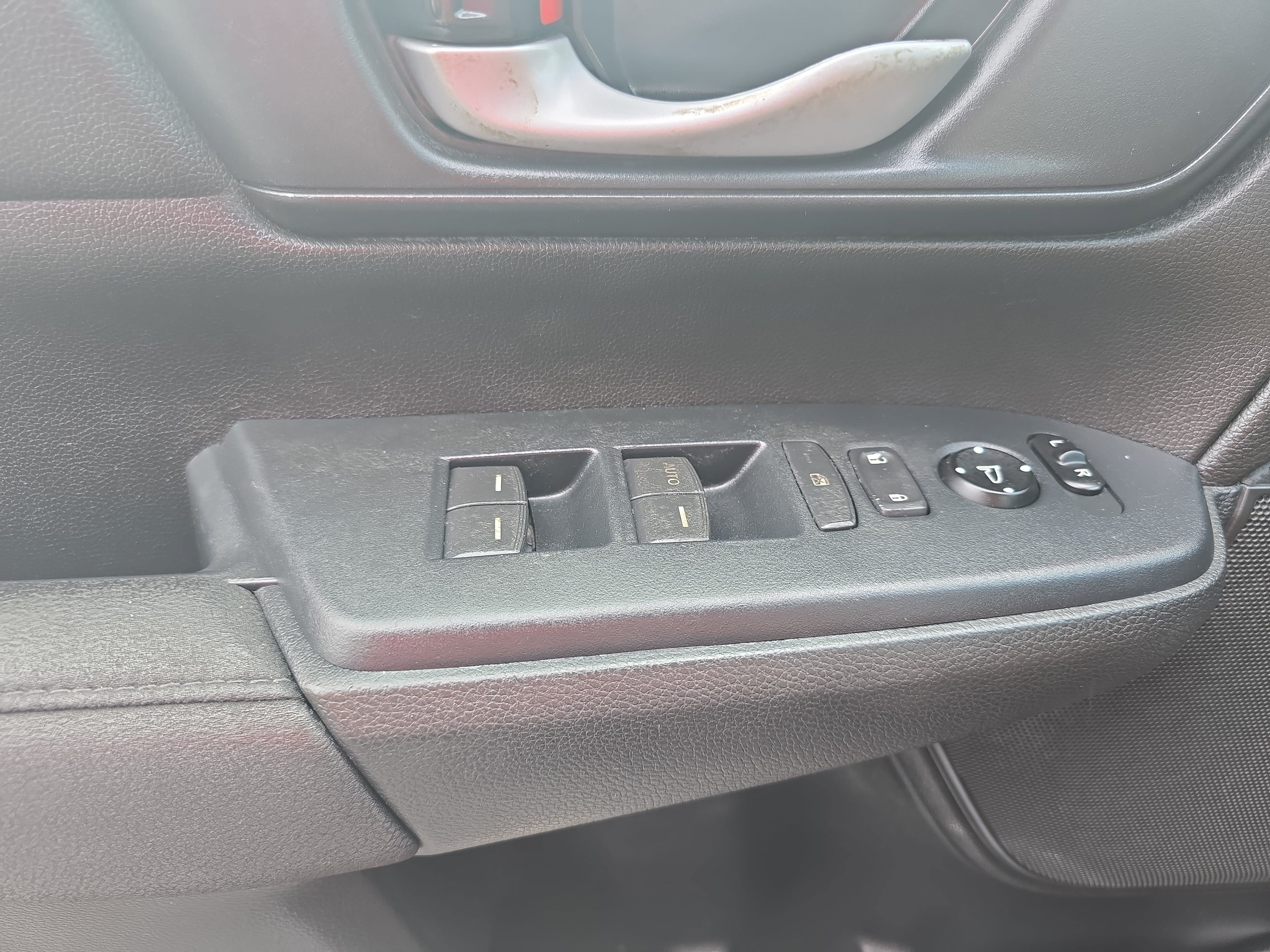 Used 2019 Honda CR-V LX image 25