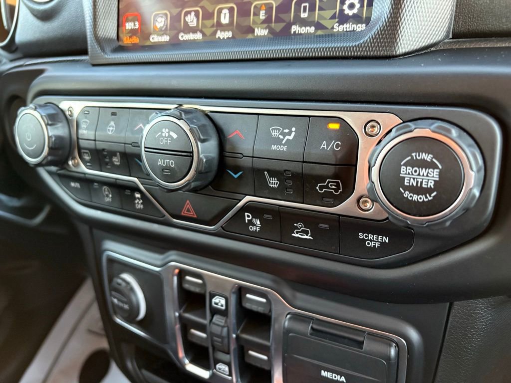 Used 2021 Jeep Gladiator Overland image 34