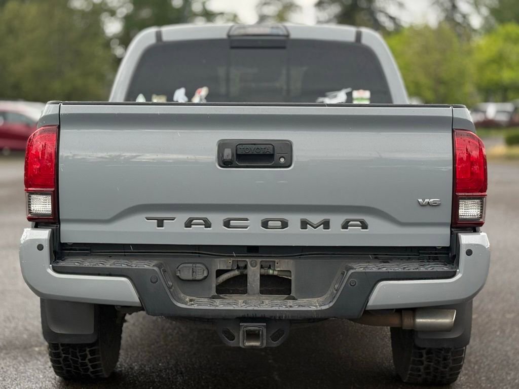 Used 2019 Toyota Tacoma TRD Off-Road w/ Technology Package AWD/4WD image 4