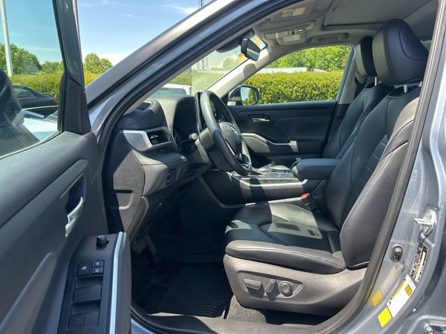 Used 2021 Toyota Highlander XLE FWD image 15