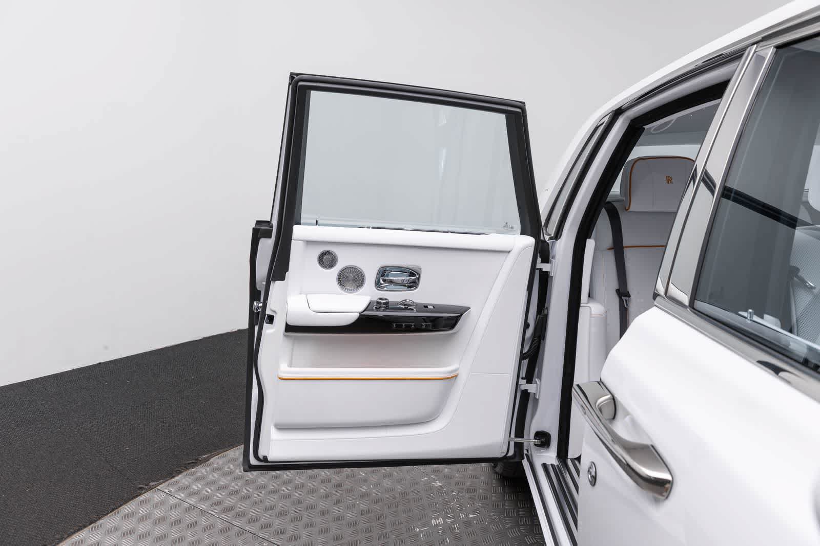 New 2027 Rolls-Royce Phantom Sedan RWD image 70