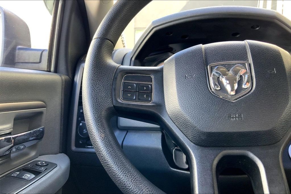 Used 2016 RAM 1500 Express RWD image 15