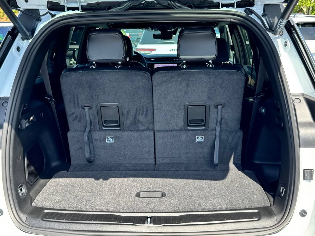 New 2026 Jeep Grand Cherokee L Limited AWD/4WD image 15