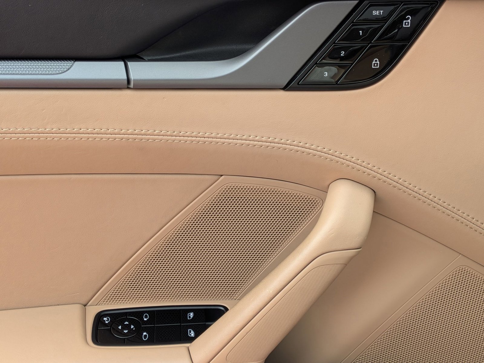 Certified 2021 Porsche 911 Targa 4S w/ Premium Package image 15