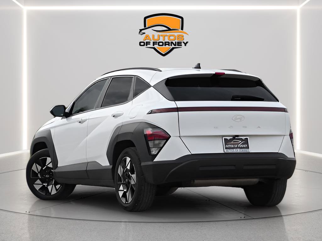 Used 2025 Hyundai Kona SEL image 3