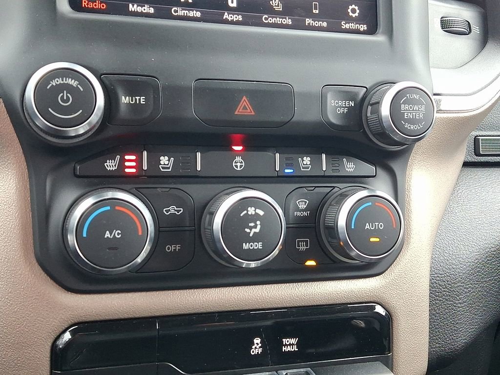 Used 2019 RAM 1500 Laramie AWD/4WD image 17